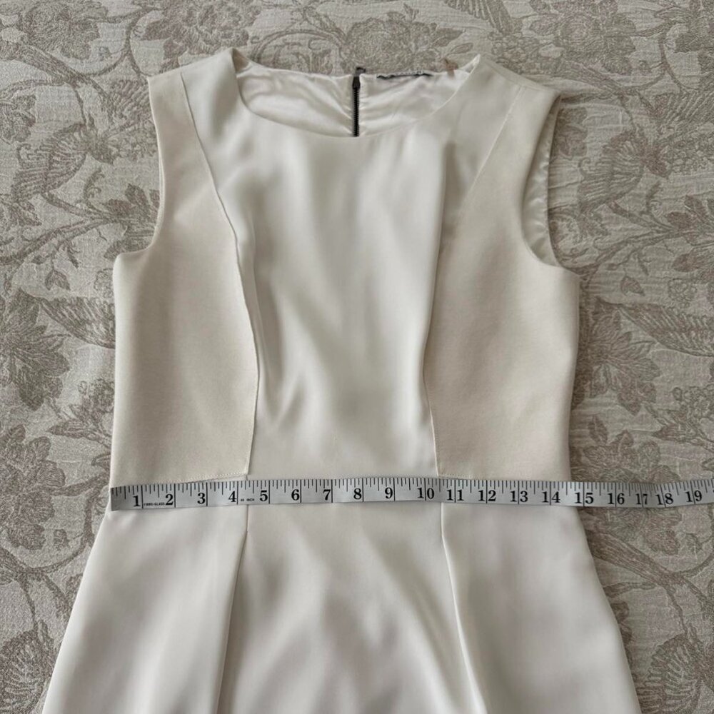 T.Tahari White sleeveless fitted dress with lace trim lined size 6 - Picture 12 of 14